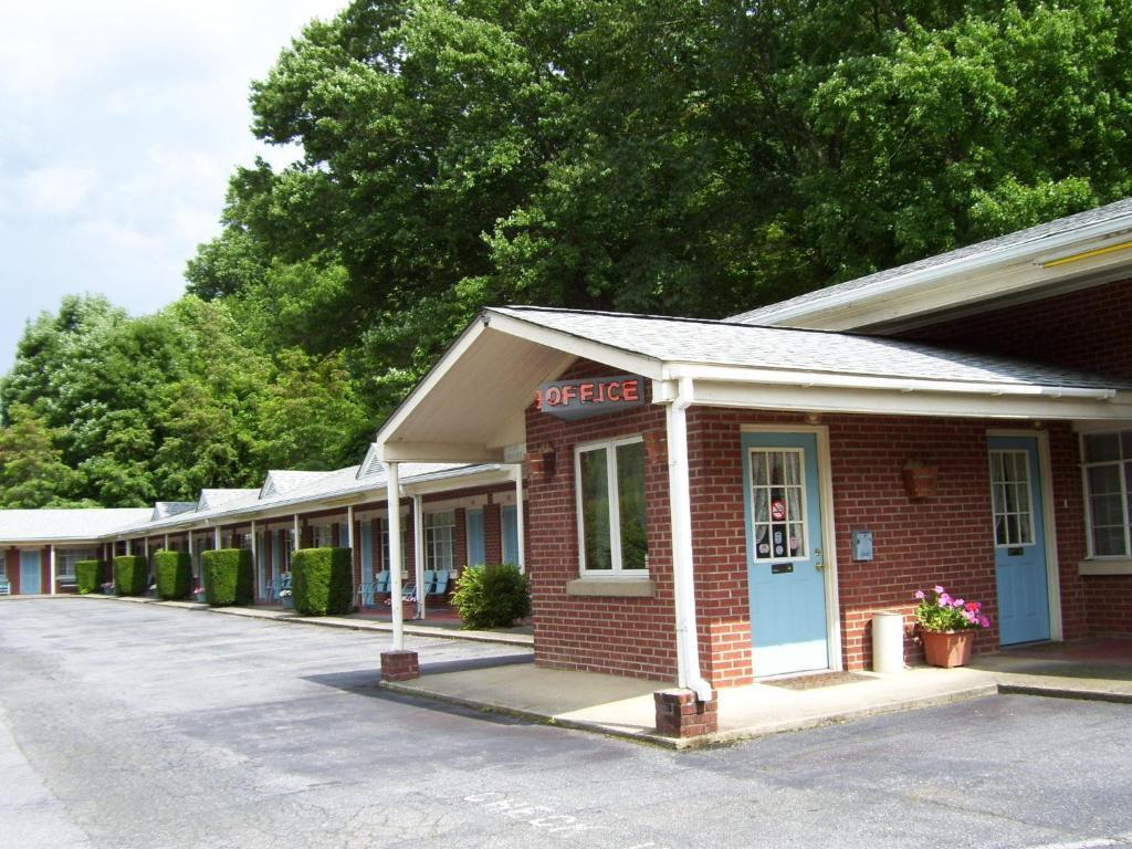 Parkway Inn Waynesville Exterior photo