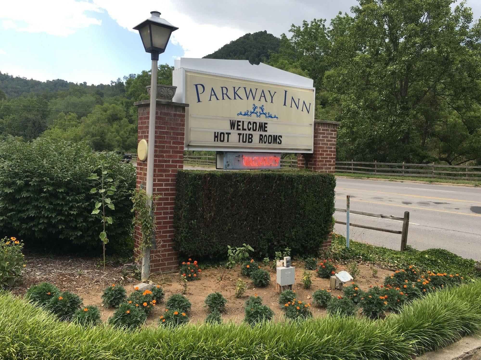 Parkway Inn Waynesville Exterior photo